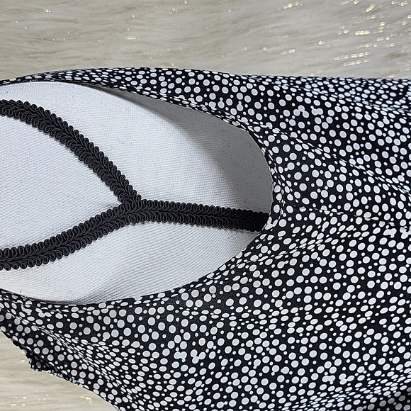 Van Heusen Sleeveless Blouse - Picture 6 of 7